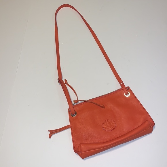 Roots Canada Orange Pebbled Leather Crossbody Bag - Picture 5 of 12